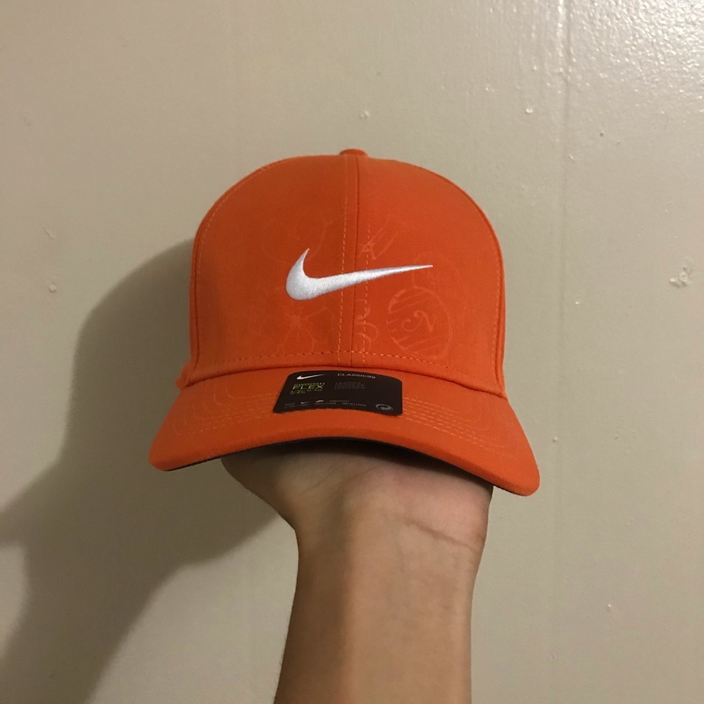 Nike Unisex Aerobill tennis hat.